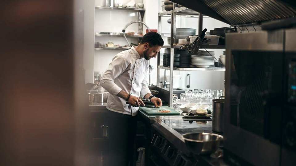IDEFT capacita a 187 vallartenses en idiomas, atención al cliente y finanzas